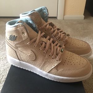Jordan Retro 1 High Pearl